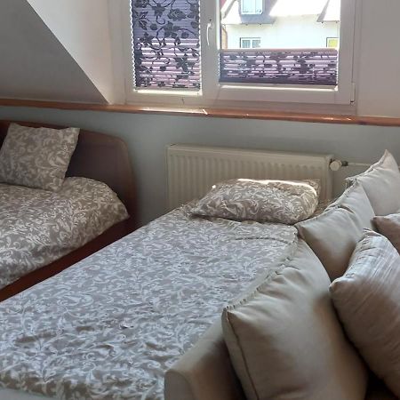 Appartement Domek Pod Sosnami Pokoje 2-3 Osobowe à Mielno  Extérieur photo